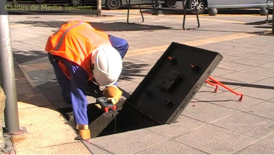 <a href='http://www.swschina.com/Cpzx/dianlanceshiyi/ariadnaic1g.html'>電纜識別儀</a>