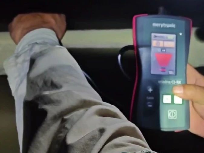 <a href='http://www.swschina.com/Cpzx/dianlanceshiyi/ariadna.html'>Ariadna CI</a>電纜帶電識別儀