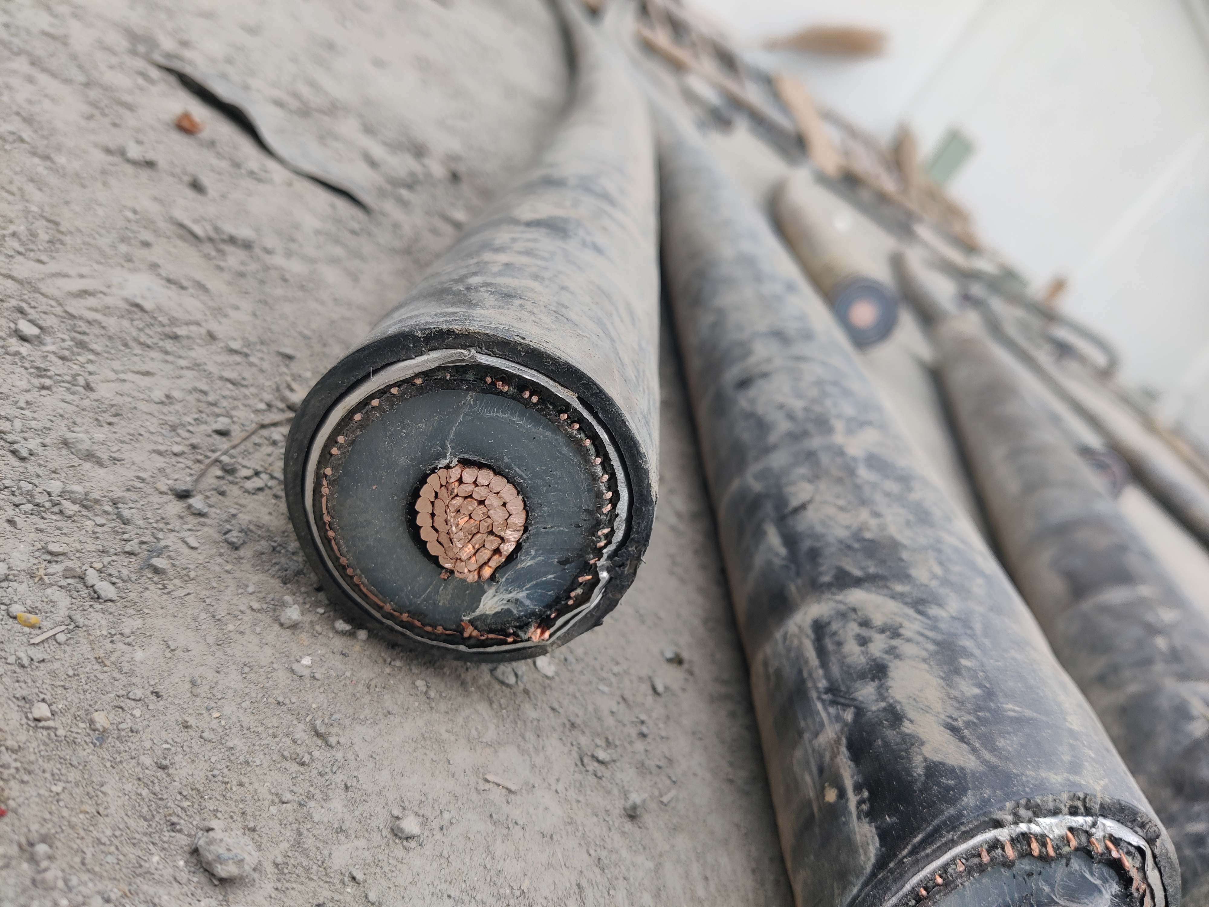 <a href='http://www.swschina.com/Ppzq/ersted.html'>電纜故障定位儀</a>